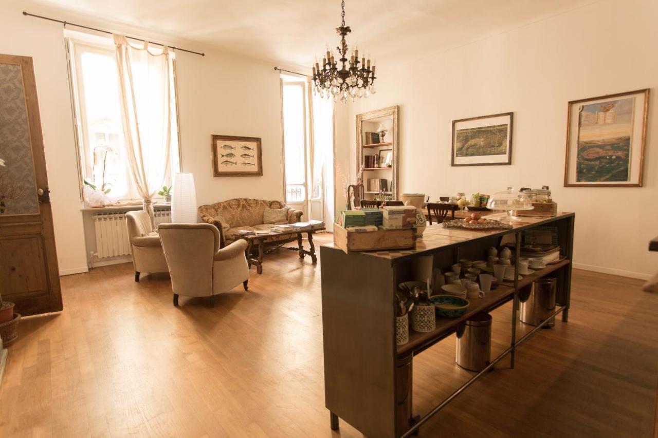 Bed and Breakfast Le Stanze Di Sara Турин Экстерьер фото